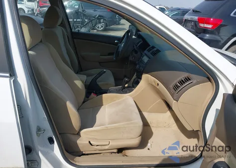 2004 Honda Accord 2.4 Lx z USA, uszkodzony, nr VIN 1HGCM56364A015037